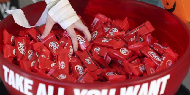 Καναδάς: Μοίραζαν γλυκά με κάνναβη σε ανήλικα τη νύχτα του Χάλογουιν – Στο νοσοκομείο ένα παιδί