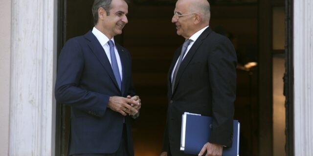 Υποκλοπές: Το μήνυμα Δένδια για Μητσοτάκη