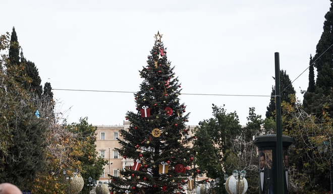 Αθήνα: Την Πέμπτη ανάβει το χριστουγεννιάτικο δέντρο στο Σύνταγμα – Όλες οι εορταστικές εκδηλώσεις