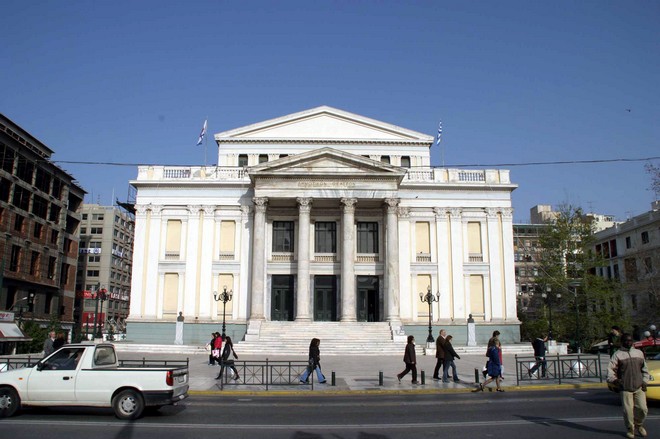 Ατύχημα στο Δημοτικό Θέατρο Πειραιά: Οι καταγγελίες των Σωματείων