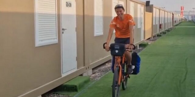 Μουντιάλ 2022: Ολλανδός οπαδός έφτασε στο Κατάρ με ποδήλατο μετά από 3,5 μήνες