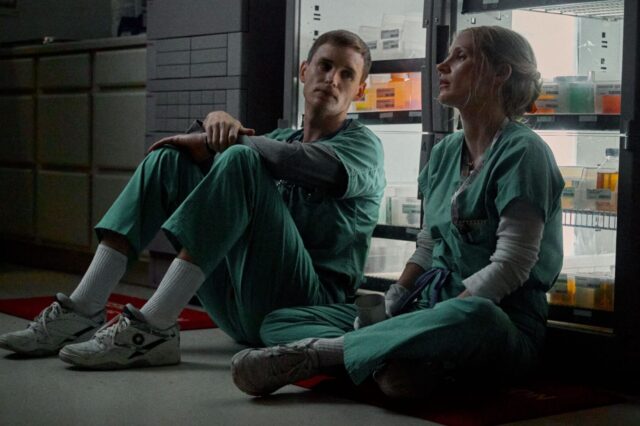 Είδαμε το “The Good Nurse” στο Netflix – Γιατί τρομάξαμε παρ’ όλο που δεν είχε ούτε μία τρομακτική σκηνή