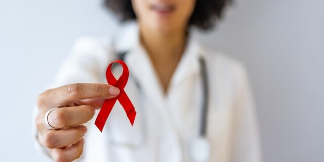 Θετική Φωνή: Τέλος στην εργασιακή αυθαιρεσία εις βάρος των ατόμων με HIV
