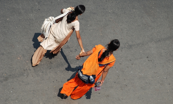 Ινδία: Το Ανώτατο Δικαστήριο εξετάζει τη νομιμοποίηση του γάμου ομόφυλων ζευγαριών