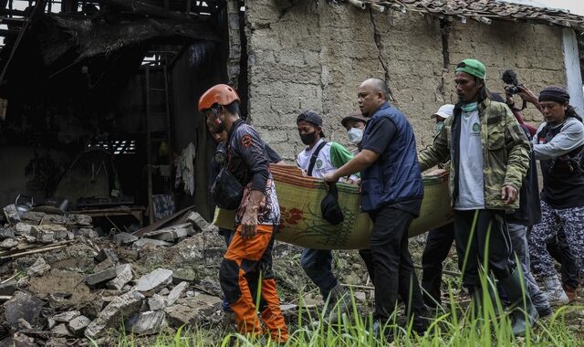 Ινδονησία: Στους 310 οι νεκροί από τον σεισμό
