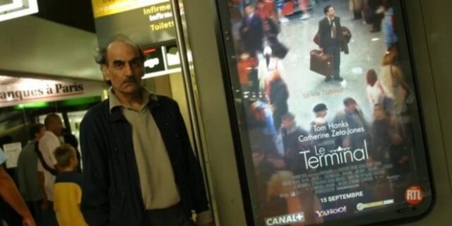 Πέθανε ο Ιρανός που ενέπνευσε την ταινία “The Terminal” με τον Τομ Χανκς – Έζησε 18 χρόνια σε αεροδρόμιο