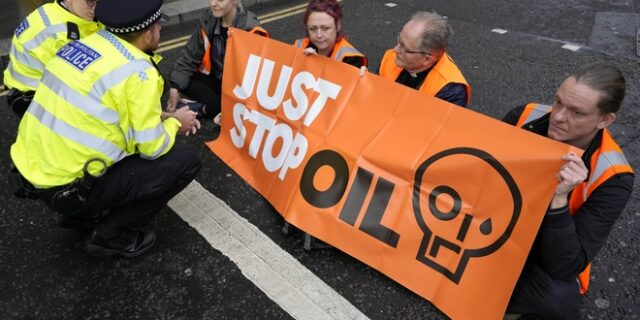 Ακτιβιστές προσπάθησαν να εισβάλουν στην Ντάουνινγκ Στριτ