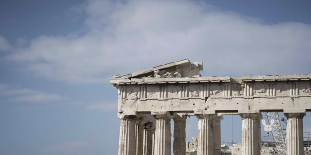 Τα αναχώματα του Υπουργείου Πολιτισμού στον τουρισμό: Ο ΕΟΤ το πληρώνει για να διαφημίζει την Ελλάδα!