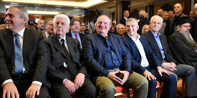 Λάρισα: Θερμή υποδοχή για τον Κώστα Καραμανλή