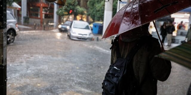 Καιρός Αθήνα: Καταιγίδες το μεσημέρι και το απόγευμα