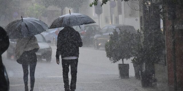 Έκτακτο δελτίο: Επιδείνωση από το απόγευμα με βροχές και καταιγίδες – Πού θα είναι έντονα τα φαινόμενα