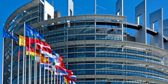 Οι ηγέτες της ΕΕ πιέζουν για ευρωπαϊκό επενδυτικό πρόγραμμα της αμυντικής βιομηχανίας της