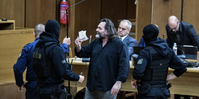 Δίκη Χρυσής Αυγής: Θλιβερό σόου Λαγού – “Θα εξευτελίσω το δικαστήριό σας”