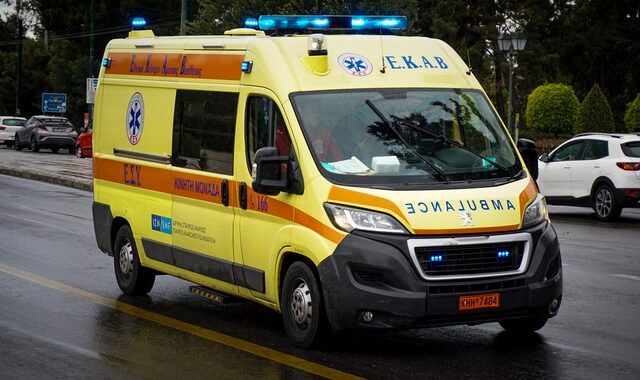 Λάρισα: Νεκρή γυναίκα από πτώση δέντρου