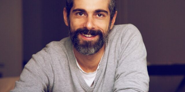Ο Έκτορας Λυγίζος οργανώνει “Αγάπης Αγώνες” με τέσσερις κωμωδίες στον Φάρο