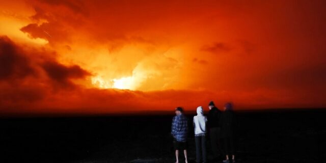 Χαβάη: Εντυπωσιακές εικόνες από την έκρηξη του ηφαιστείου Μάουνα Λόα