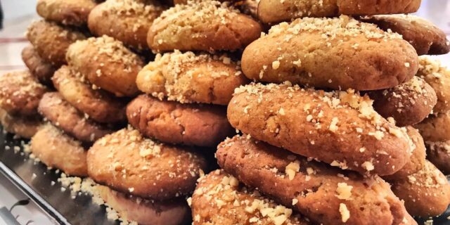 Η κλασσική παραδοσιακή συνταγή για μελομακάρονα