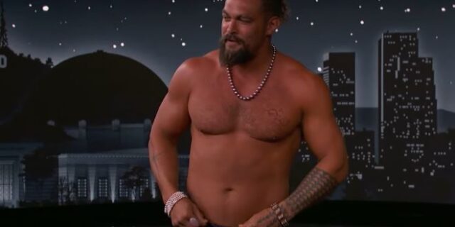 Ο Jason Momoa γδύθηκε ζωντανά στο σόου του Jimmy Kimmel – Η αντίδραση του κοινού