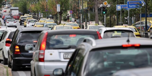 Κίνηση στους δρόμους: Χάος στη λεωφόρο Αθηνών, προβλήματα στον Κηφισό – LIVE ΧΑΡΤΗΣ