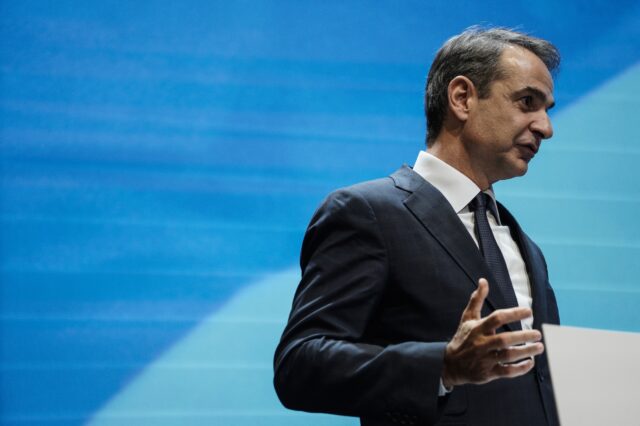 Ποδαρικό στο 2023 με εκλογές ή καλό καλοκαίρι; Το δίλημμα Μητσοτάκη