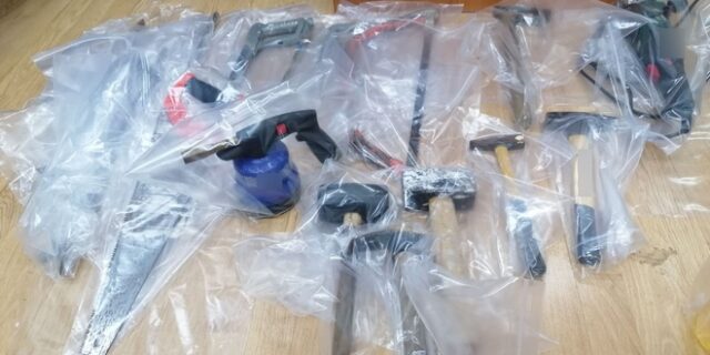 Έφοδος της ΕΛΑΣ στην Πολυτεχνειούπολη – Κατασχέθηκαν βόμβες μολότοφ κι εμπρηστικοί μηχανισμοί