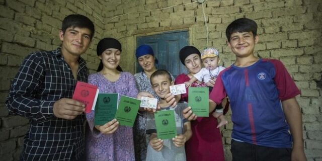 Ο Ύπατος Αρμοστής του ΟΗΕ για τους Πρόσφυγες καλεί σε δράση για να αντιμετωπιστεί το δράμα των ανιθαγενών