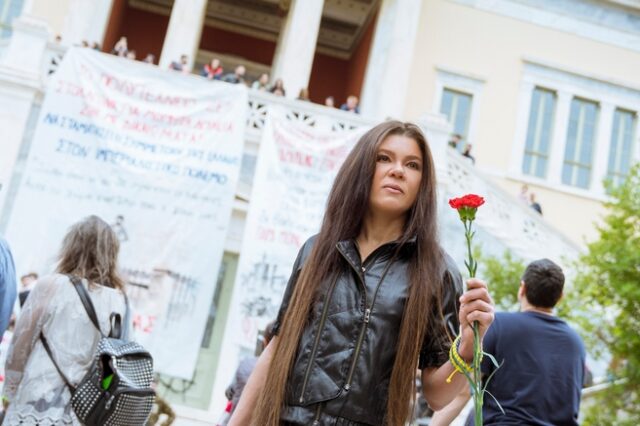 Ρουσλάνα: Κατέθεσε λουλούδι στο Πολυτεχνείο – Η ανάρτησή της για την επέτειο