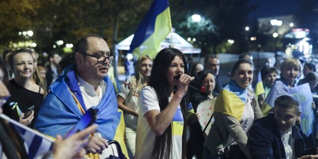 Ρουσλάνα: Σε διαδήλωση υπέρ της Ουκρανίας στην πλατεία Συντάγματος – Τραγούδησε στα ελληνικά
