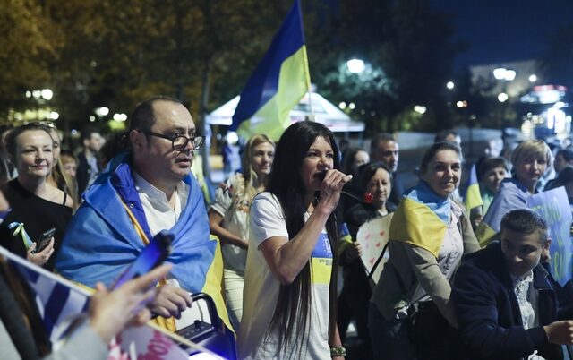 Ρουσλάνα: Σε διαδήλωση υπέρ της Ουκρανίας στην πλατεία Συντάγματος – Τραγούδησε στα ελληνικά