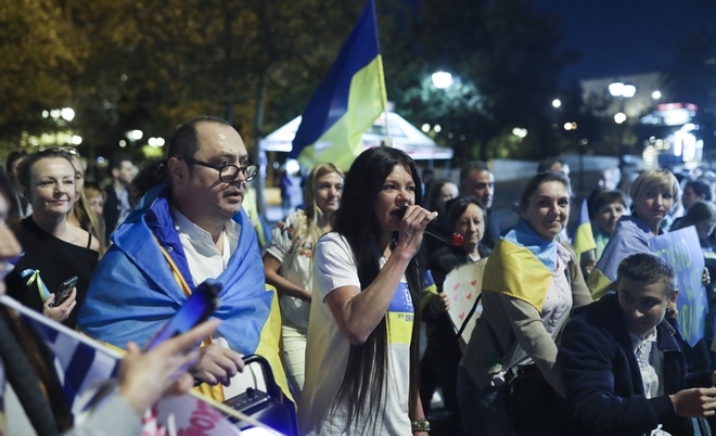 Ρουσλάνα: Σε διαδήλωση υπέρ της Ουκρανίας στην πλατεία Συντάγματος – Τραγούδησε στα ελληνικά