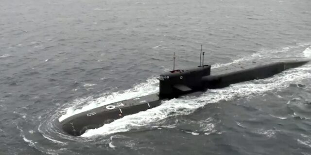 Ρωσία: Αναδιοργάνωση με νέο πυρηνοκίνητο υποβρύχιο, εκτόξευση διηπειρωτικού πυραύλου και τυφέκια του Α΄ Παγκοσμίου