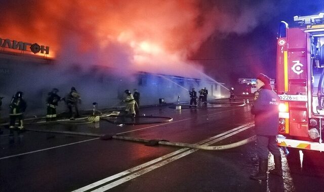 Ρωσία: Σύλληψη ενός υπόπτου για την φωτιά με 15 νεκρούς σε νυχτερινό κέντρο – Πέταξε φωτοβολίδα στην πίστα