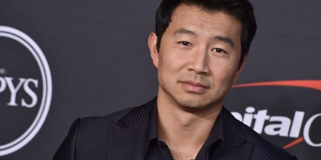 Simu Liu: O Shang-Chi της Marvel επιτίθεται σε  Scorsese και Tarantino – “Δεν γίνεται να μου κουνούν το δάχτυλο”