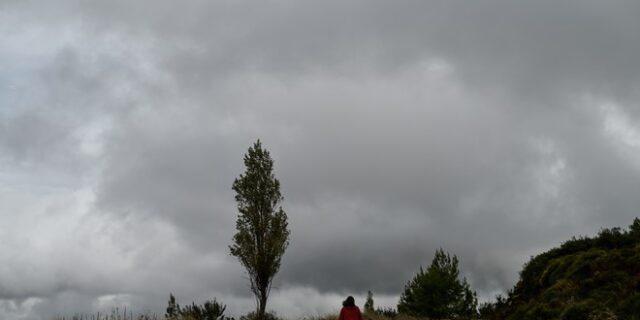 Καιρός: Καταιγίδες και πτώση της θερμοκρασίας το Σάββατο