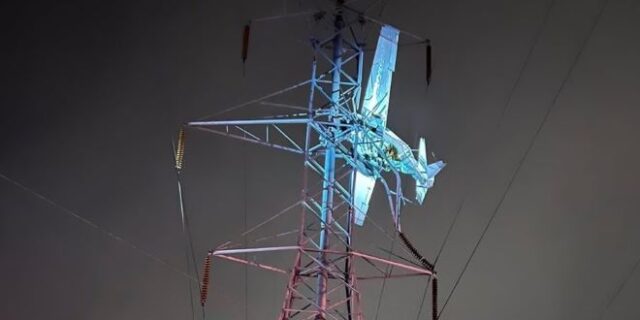 ΗΠΑ: Συντριβή μονοκινητήριου αεροσκάφους σε πύργο υψηλής τάσης