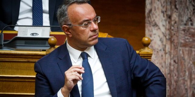 ΦΠΑ: Βελτίωση στην είσπραξη αλλά παραμένουν οι “μαύρες τρύπες” – Κλειδί οι ηλεκτρονικές πληρωμές