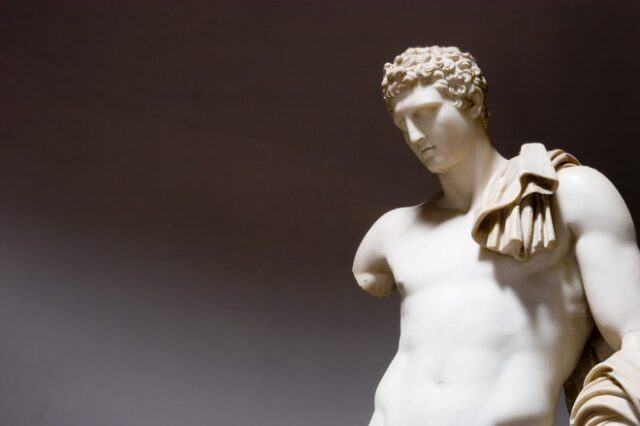 Γιατί τα αρχαιοελληνικά αγάλματα είχαν μικρά μόρια