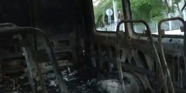 Αργυρούπολη: Εμπρηστική επίθεση σε σχολικό λεωφορείο