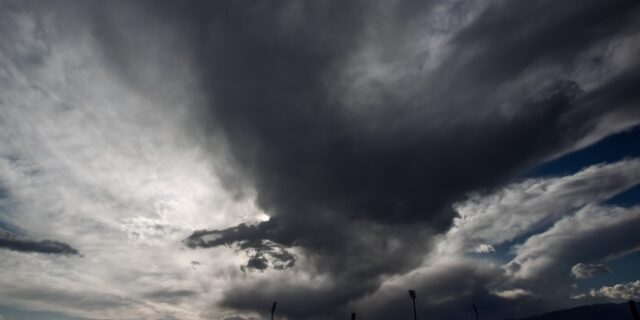 Καιρός: Βροχές και σποραδικές καταιγίδες την Κυριακή