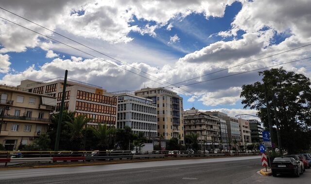 Καιρός Αθήνα: Λίγες νεφώσεις παροδικά αυξημένες