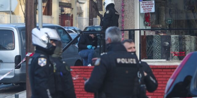 Θεσσαλονίκη: Συνελήφθη 55χρονη για εμπρησμό σε πυλωτή οικοδομής
