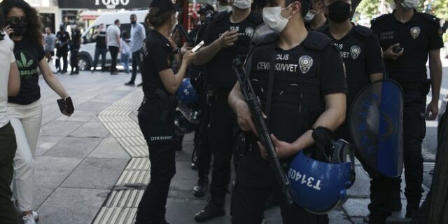 Τουρκία: Δεκάδες συλλήψεις υπόπτων για σχέσεις με τον ιεροκήρυκα Γκιουλέν