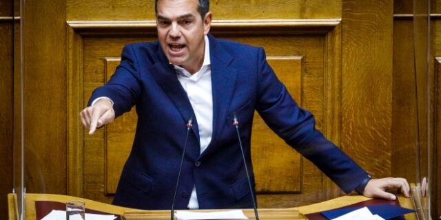 ΣΥΡΙΖΑ: Τώρα θέλει να “υποκλέψει” και την στήριξη των βουλευτών του ο Μητσοτάκης