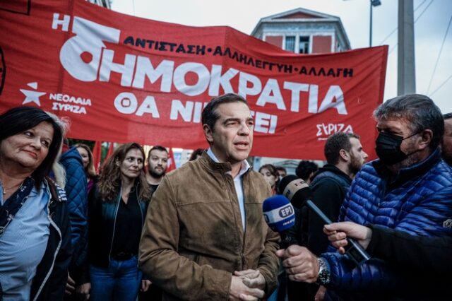 Αλέξης Τσίπρας στην πορεία: “Όσοι υπονομεύουν τη Δημοκρατία, διαπράττουν τεράστιο λάθος”