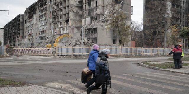 Ουκρανία: Προετοιμασίες για τα χειρότερα στο Κίεβο, ώρα μηδέν στη Χερσώνα – Εμπλοκή ΗΠΑ για συνομιλίες με τη Ρωσία