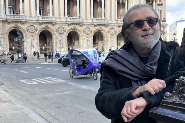 Λάκης Λαζόπουλος: Ο ανέμελος χορός στους δρόμους του Παρισιού που έγινε viral