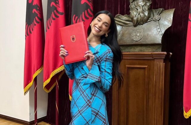 Η Dua Lipa έλαβε και επίσημα την αλβανική υπηκοότητα – “Νιώθω πολύ περήφανη”