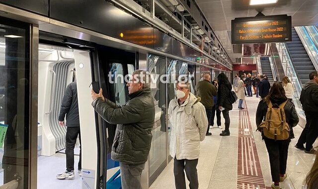 Μετρό Θεσσαλονίκης: Άνοιξε για το κοινό ο σταθμός Παπάφη – Ενθουσιασμός και ουρές από τον κόσμο