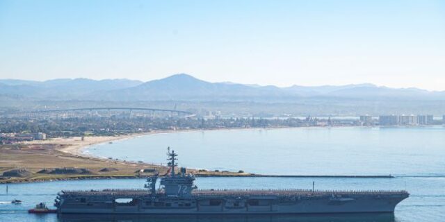 ΗΠΑ: Φωτιά σε αμερικανικό αεροπλανοφόρο – Εννέα τραυματίες