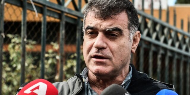 Βαξεβάνης για υποκλοπές: “Τι ξέρουν οι αστυνομικοί που επέστρεψαν από την ΕΥΠ στις υπηρεσίες τους;”